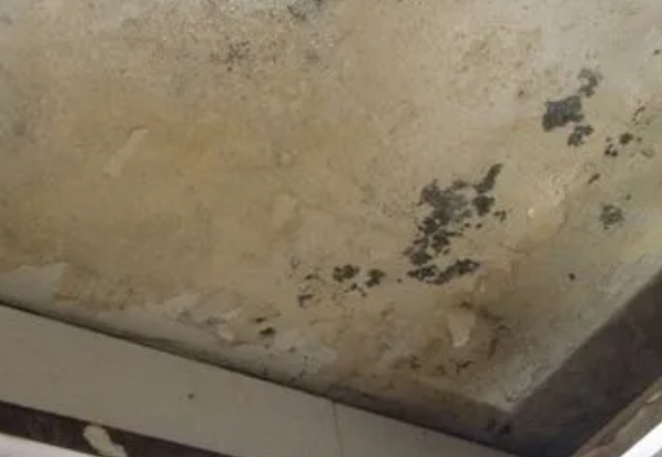 宁蒗阳台漏水维修公司分享下宁蒗卫生间渗水维修需要注意哪些问题。